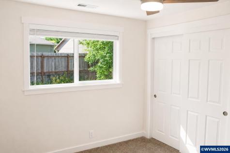 4942 Oak Park Drive NE Salem OR 97305