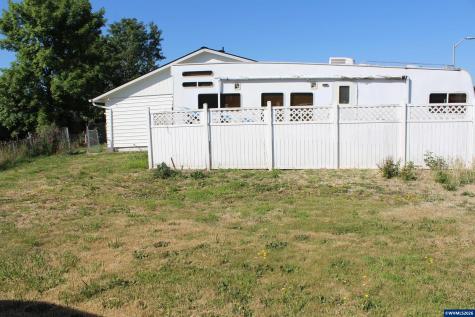 4942 Oak Park Drive NE Salem OR 97305