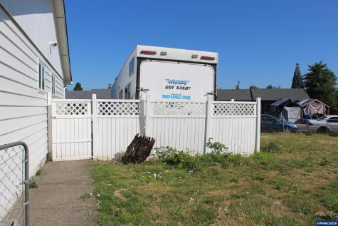 4942 Oak Park Drive NE Salem OR 97305