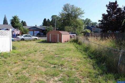 4942 Oak Park Drive NE Salem OR 97305