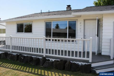 4942 Oak Park Drive NE Salem OR 97305