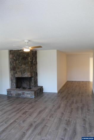 4942 Oak Park Drive NE Salem OR 97305