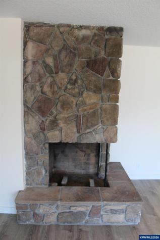 4942 Oak Park Drive NE Salem OR 97305