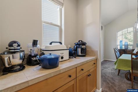 2516 Laura Vista Drive NW Albany OR 97321