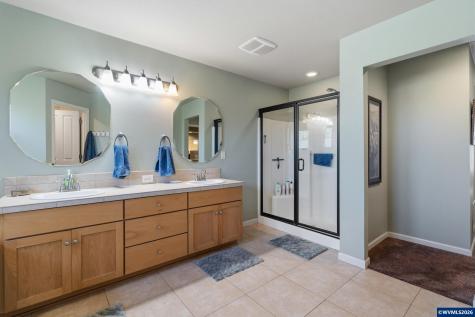 2516 Laura Vista Drive NW Albany OR 97321