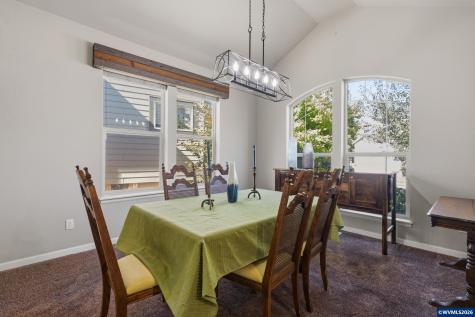 2516 Laura Vista Drive NW Albany OR 97321