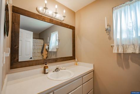 2147 Steelhead Court Lebanon OR 97355