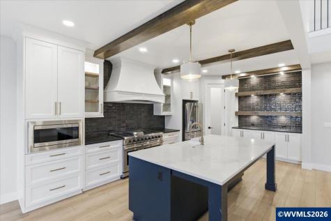 1763 York Butte Avenue SE Salem OR 97306