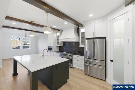1763 York Butte Avenue SE Salem OR 97306