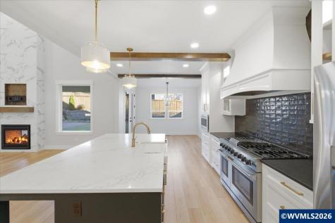 1763 York Butte Avenue SE Salem OR 97306