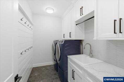 1763 York Butte Avenue SE Salem OR 97306