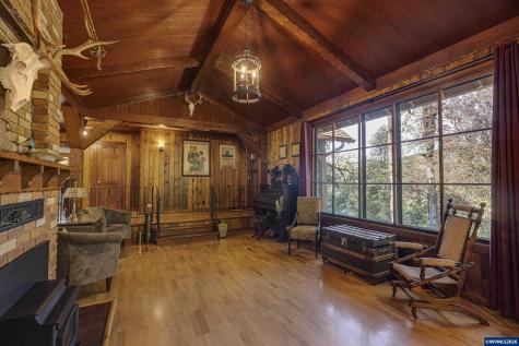 24680 N Santiam Highway SE Lyons OR 97358