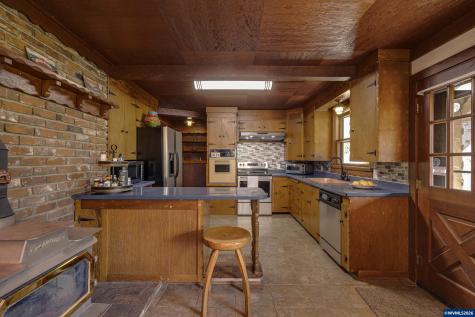 24680 N Santiam Highway SE Lyons OR 97358
