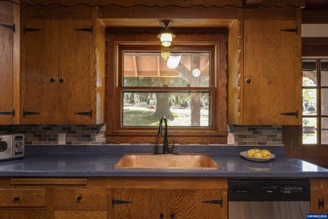 24680 N Santiam Highway SE Lyons OR 97358