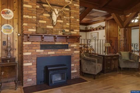 24680 N Santiam Highway SE Lyons OR 97358