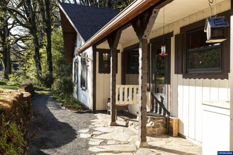 24680 N Santiam Highway SE Lyons OR 97358