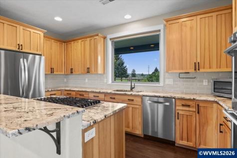 9864 Hoffman Road Monmouth OR 97361