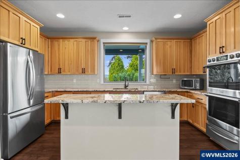 9864 Hoffman Road Monmouth OR 97361