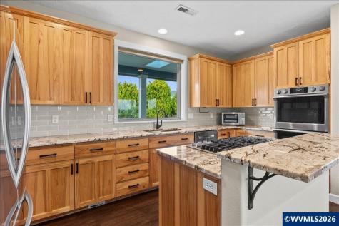 9864 Hoffman Road Monmouth OR 97361