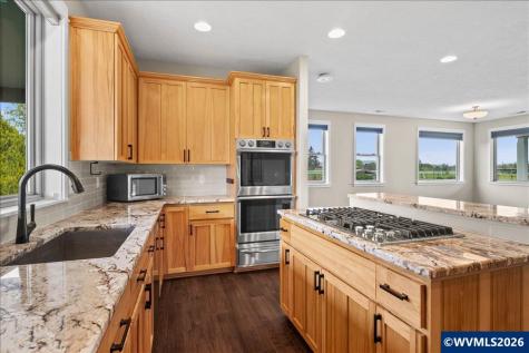 9864 Hoffman Road Monmouth OR 97361