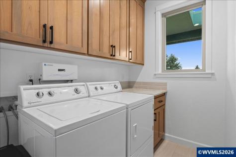 9864 Hoffman Road Monmouth OR 97361