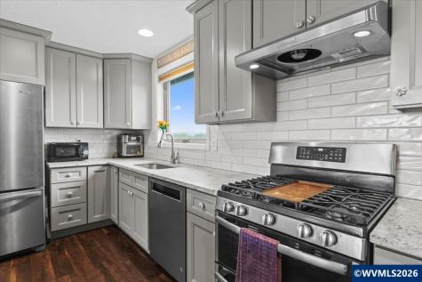 9864 Hoffman Road Monmouth OR 97361