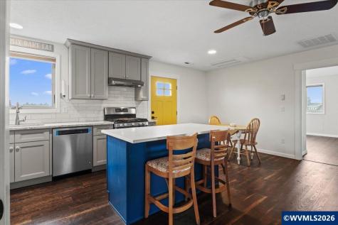 9864 Hoffman Road Monmouth OR 97361