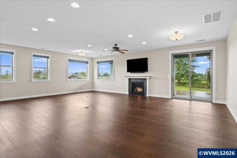 9864 Hoffman Road Monmouth OR 97361