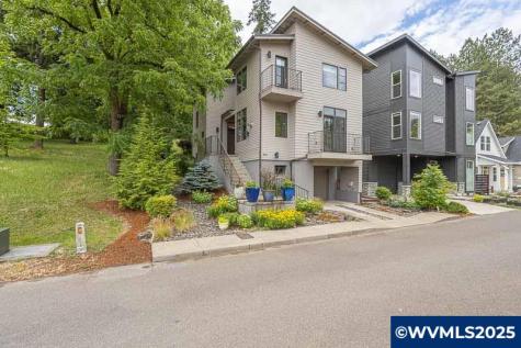1892 Cousteau Lp SE Salem OR 97302