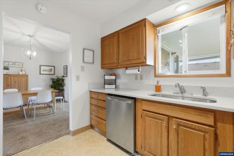 1841 Umpqua Road Woodburn OR 97071