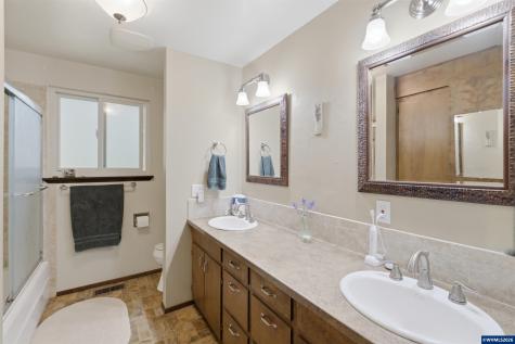 40000 Fir Oaks Lane Lebanon OR 97355