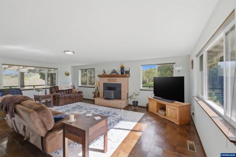 40000 Fir Oaks Lane Lebanon OR 97355