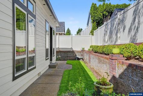 1673 Olympia Court NW Salem OR 97304