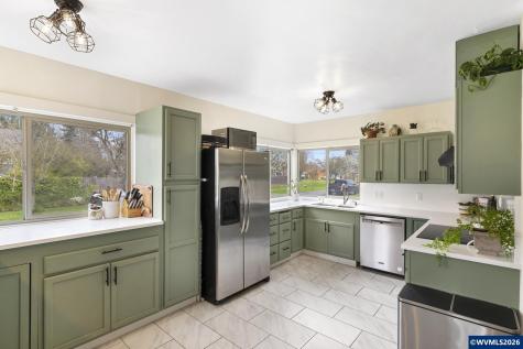 1336 NE Evans Street Mcminnville OR 97128
