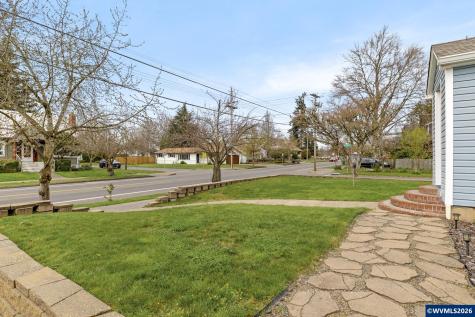1336 NE Evans Street Mcminnville OR 97128