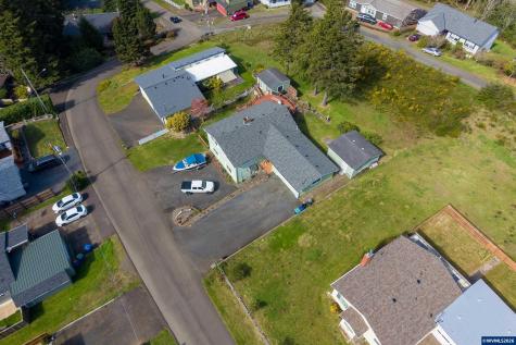 1636 SE Oar Drive Lincoln City OR 97367-9999