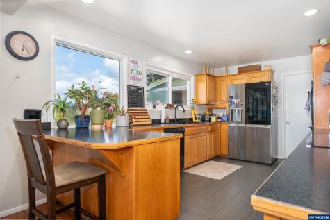 1636 SE Oar Drive Lincoln City OR 97367-9999