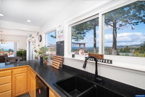 1636 SE Oar Drive Lincoln City OR 97367-9999