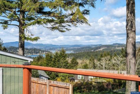 1636 SE Oar Drive Lincoln City OR 97367-9999