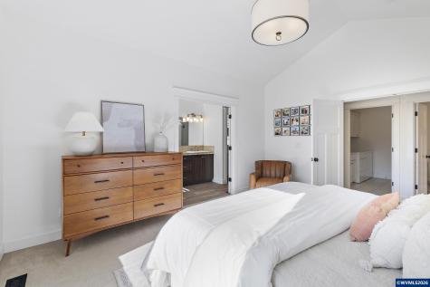 462 Turnberry Avenue Woodburn OR 97071