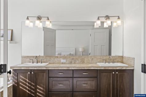 462 Turnberry Avenue Woodburn OR 97071
