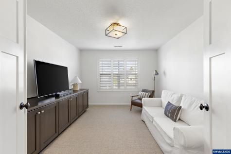 462 Turnberry Avenue Woodburn OR 97071