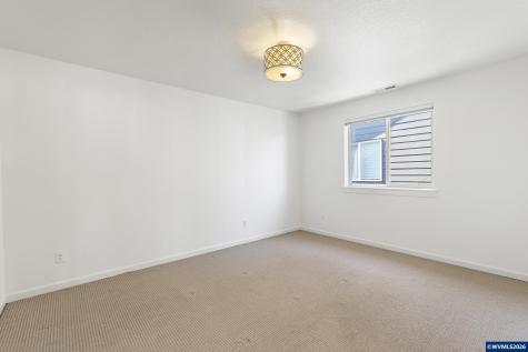 462 Turnberry Avenue Woodburn OR 97071