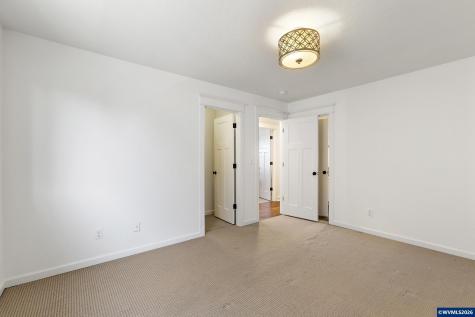 462 Turnberry Avenue Woodburn OR 97071
