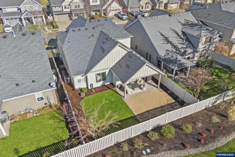 462 Turnberry Avenue Woodburn OR 97071