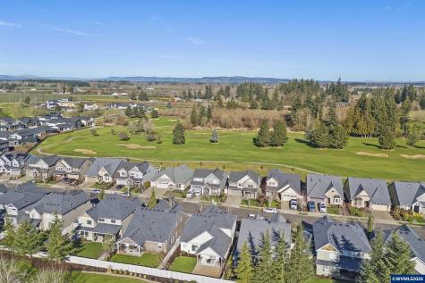 462 Turnberry Avenue Woodburn OR 97071