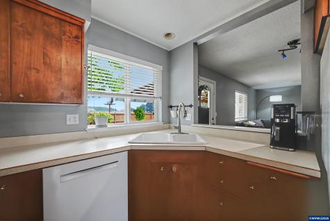 1002 S 37th Avenue Albany OR 97321