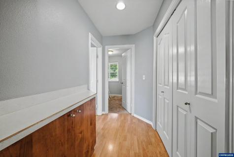 1002 S 37th Avenue Albany OR 97321