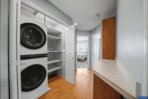 1002 S 37th Avenue Albany OR 97321