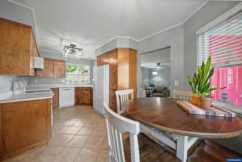1002 S 37th Avenue Albany OR 97321